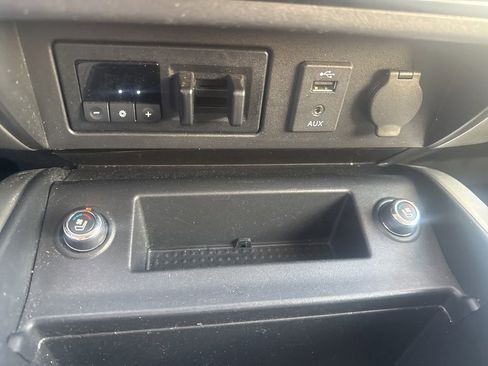 Used 2018 Nissan Titan PRO-4X w/ Pro-4x Convenience Package image 13