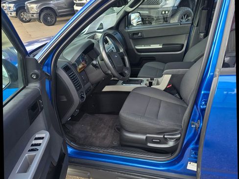 Used 2011 Ford Escape XLT image 6