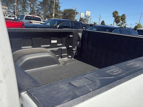 Used 2025 GMC Sierra 1500 SLT RWD image 17