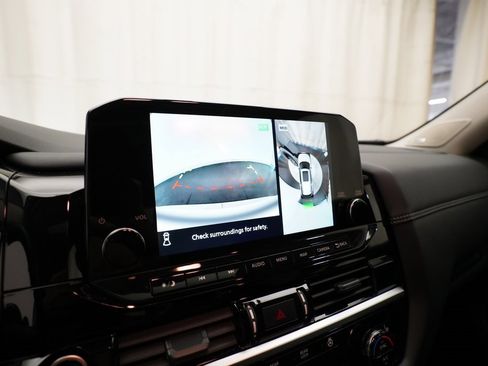 Certified 2024 Nissan Pathfinder Platinum w/ Cargo Package image 21