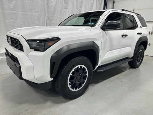 Used 2025 Toyota 4Runner TRD Off-Road AWD/4WD image 3