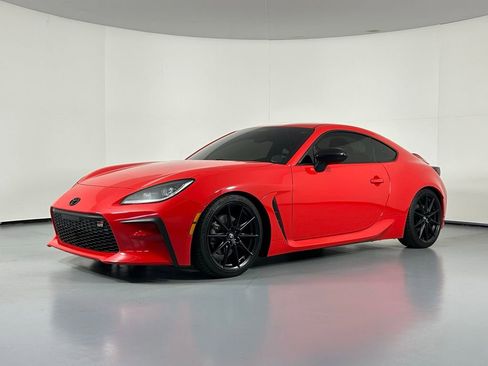 Used 2024 Toyota GR86 Premium image 3