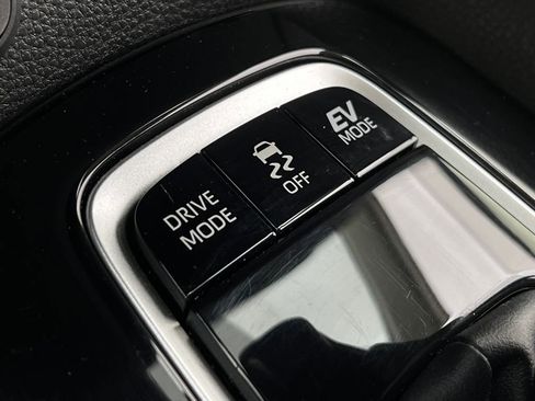 Used 2024 Toyota Corolla LE image 20