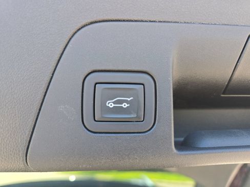 Used 2023 Buick Envision Avenir FWD image 19