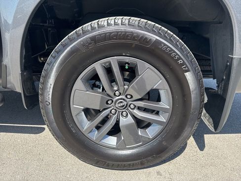 Used 2025 Nissan Frontier SV w/ Tow Package image 26