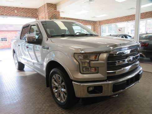 Used 2017 Ford F150 Lariat w/ Equipment Group 502A Luxury image 3