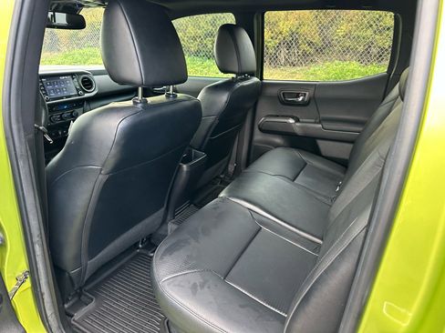 Used 2023 Toyota Tacoma TRD Off-Road image 27