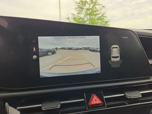 Certified 2023 Kia Niro EX Touring FWD image 30
