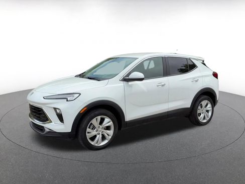 Used 2025 Buick Encore GX Preferred AWD/4WD image 8
