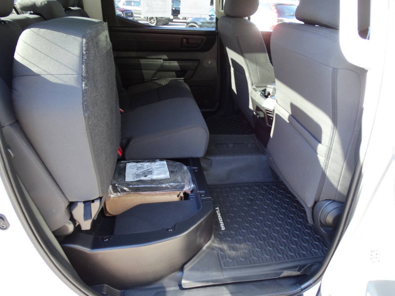 Used 2022 Toyota Tundra 4x4 CrewMax SR image 34