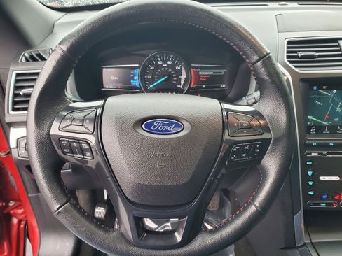 Used 2018 Ford Explorer Sport w/ Equipment Group 401A image 17