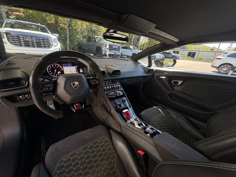 Used 2017 Lamborghini Huracan LP 610-4 image 18