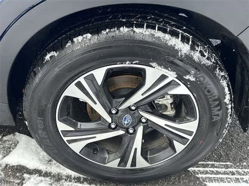 Certified 2025 Subaru Crosstrek 2.0i Premium image 5