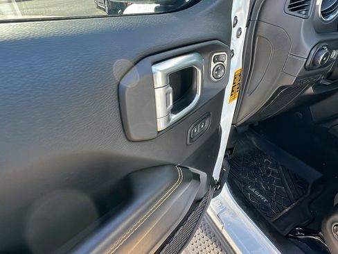 Certified 2024 Jeep Wrangler Sahara w/ Technology Group image 15