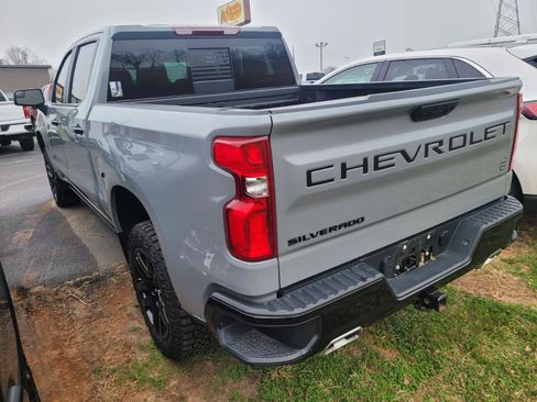 Used 2024 Chevrolet Silverado 1500 LT Trail Boss w/ Convenience Package II image 9