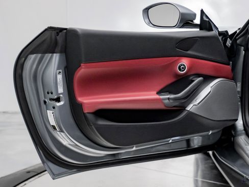 Used 2019 Ferrari Portofino image 83