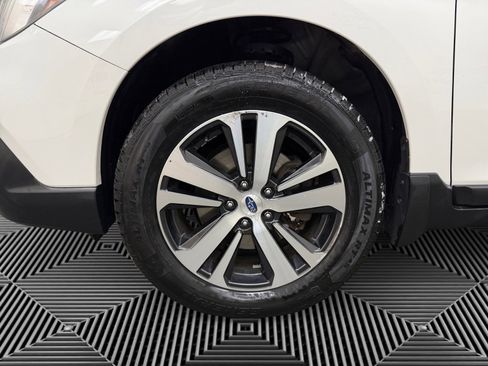 Used 2019 Subaru Outback 2.5i Limited image 14