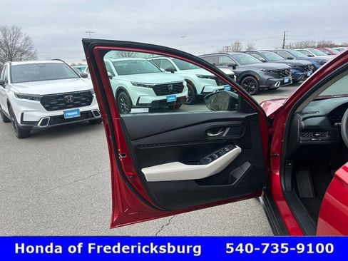 Certified 2025 Honda Accord SE image 24