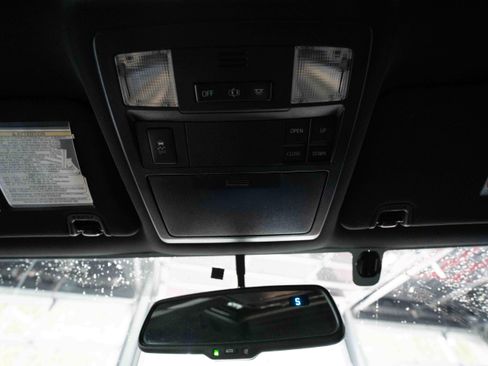 Used 2017 Toyota Tacoma TRD Sport image 18