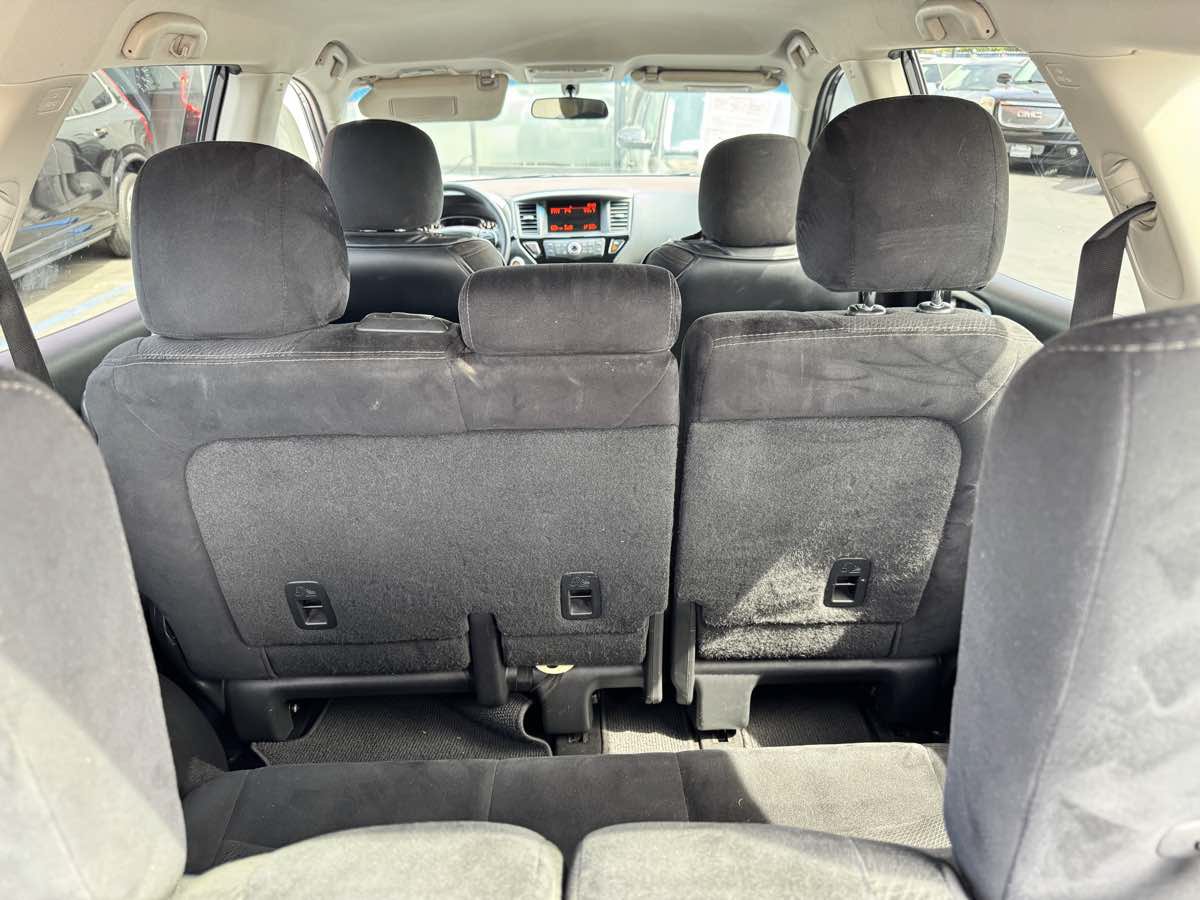 Used 2016 Nissan Pathfinder S FWD image 25