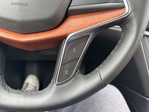 Used 2025 Cadillac XT5 Premium Luxury image 21