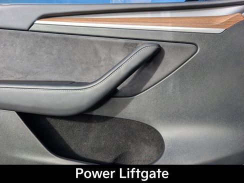 Used 2023 Tesla Model Y Performance image 10