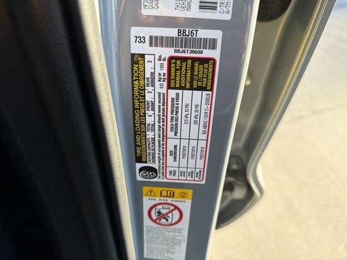 Used 2019 Toyota Tundra SR5 AWD/4WD image 33