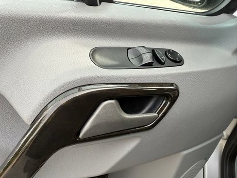 Used 2016 Mercedes-Benz Sprinter 3500 image 15