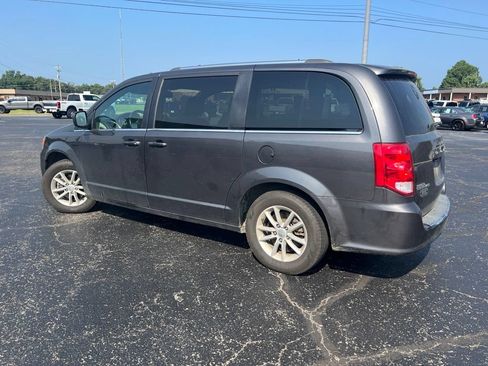Used 2019 Dodge Grand Caravan SXT FWD image 4