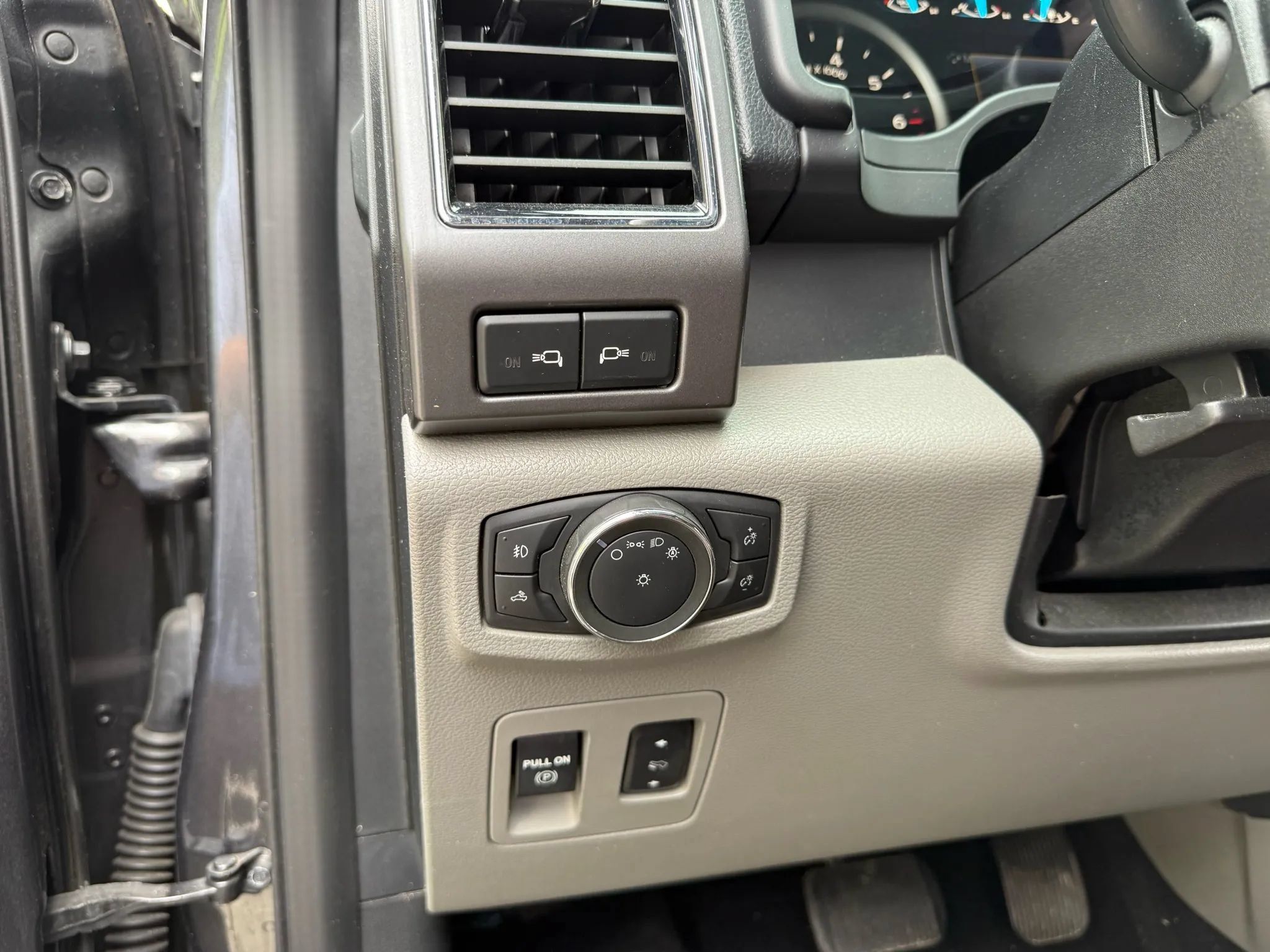 Used 2020 Ford F150 XLT w/ Equipment Group 302A Luxury RWD image 21