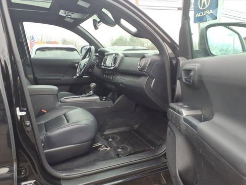 Used 2021 Toyota Tacoma TRD Sport image 13