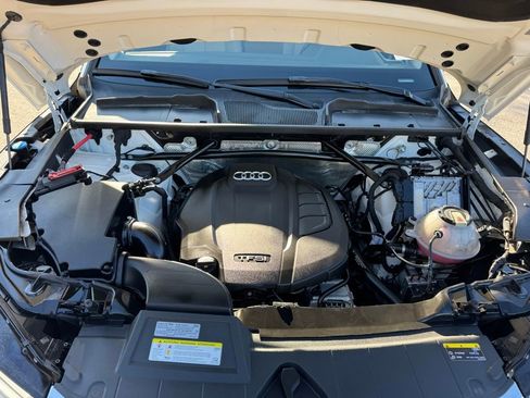 Used 2020 Audi Q5 2.0T Premium w/ Convenience Package image 16