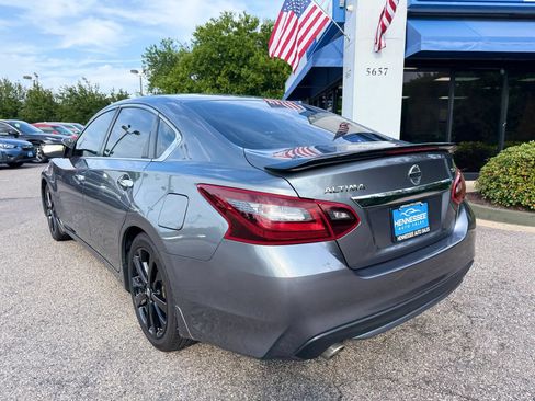 Used 2017 Nissan Altima 2.5 SR w/ Midnight Edition Package FWD image 25