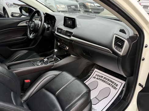 Used 2018 MAZDA MAZDA3 Touring FWD image 12