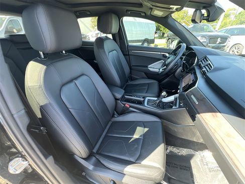 Used 2021 Audi Q3 2.0T Premium Plus w/ Premium Plus Package image 32