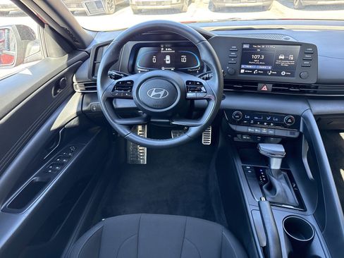 Certified 2025 Hyundai Elantra Sport image 15