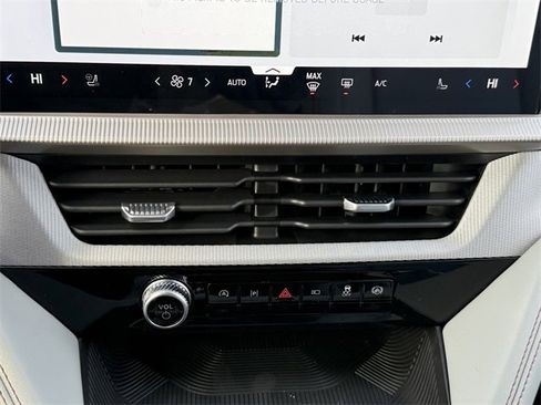 New 2026 Ford Explorer Active w/ Active Comfort Package image 17