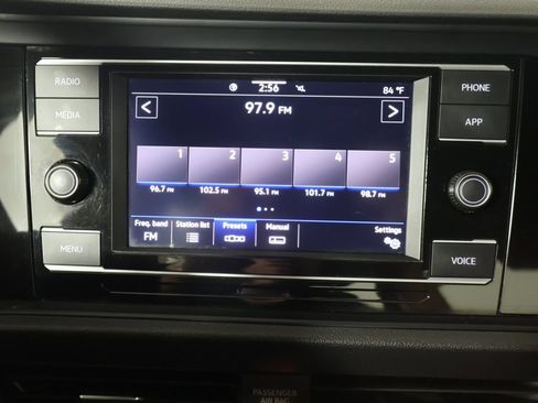 Used 2024 Volkswagen Jetta Sport FWD image 37