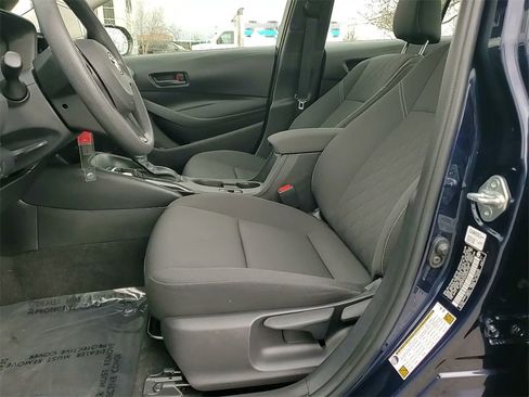 Used 2025 Toyota Corolla LE image 23