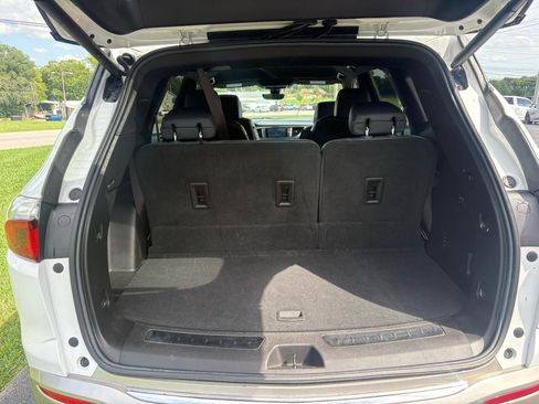 Used 2022 Buick Enclave Premium FWD image 4