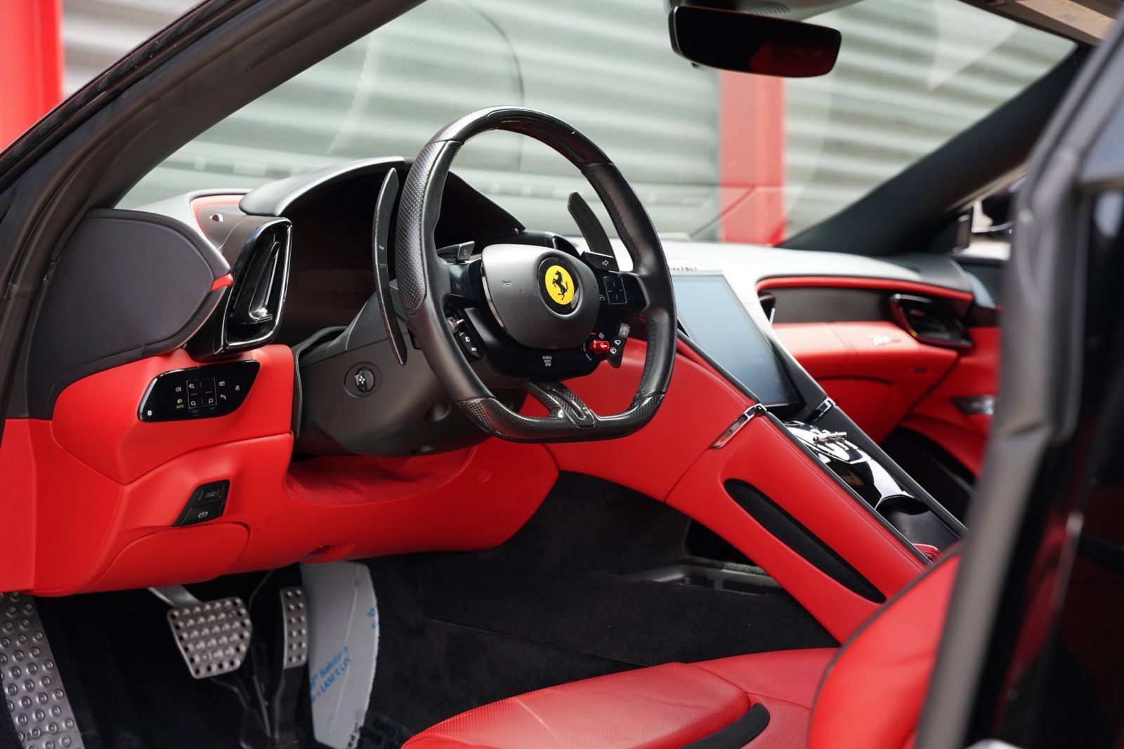 Used 2023 Ferrari Roma RWD image 15