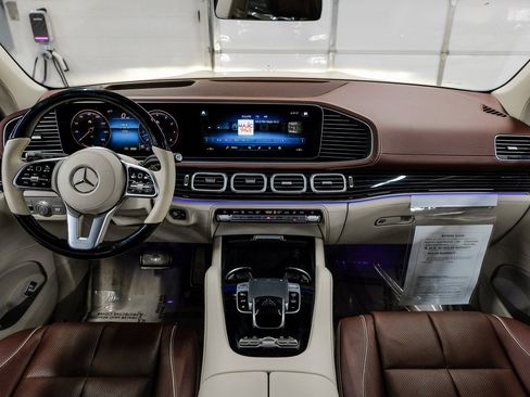 Used 2022 Mercedes-Benz Maybach GLS 600 4MATIC image 23