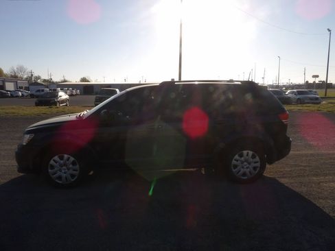 Used 2020 Dodge Journey SE w/ SE Popular Equipment Group image 1