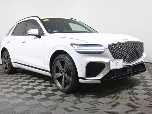 Used 2023 Genesis GV70 2.5T w/ Sport Prestige Package AWD/4WD image 9