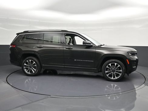 Used 2021 Jeep Grand Cherokee L Overland w/ Luxury Tech Group IV AWD/4WD image 4