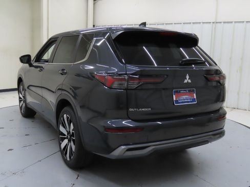 New 2025 Mitsubishi Outlander SE image 5