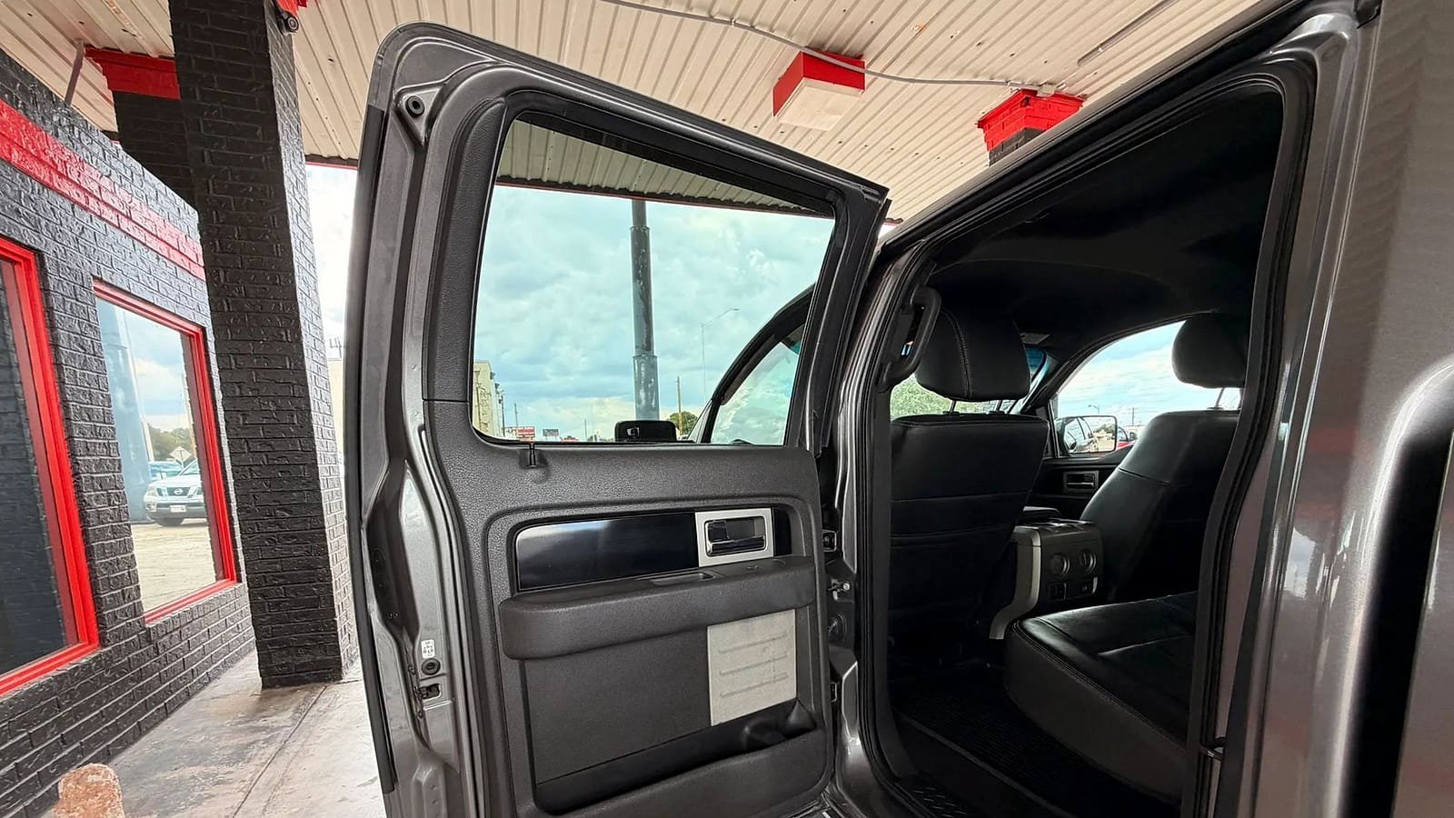 Used 2011 Ford F150 FX4 w/ FX Luxury Pkg AWD/4WD image 9