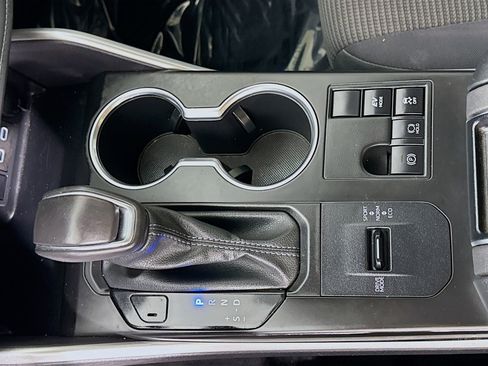 Used 2024 Toyota Highlander XLE image 20