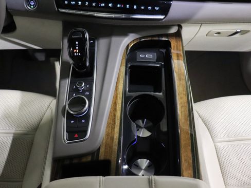 Certified 2022 Cadillac Escalade ESV Sport Platinum image 34