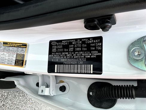 Used 2025 Hyundai Venue SEL FWD image 17